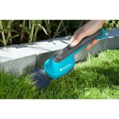 GARDENA Accu Gras- En Buxusschaar Set Accucut Li 9 GARDENA Accu Gras- En Buxusschaar Set Accucut Li -Tuingereedschap Winkel gardena accu gras en buxusschaar set accucut li 1619704816 1 l