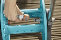 Nieuwe uitgaven -Tuingereedschap Winkel gardena aquaroll s slangenwagenset incl 20 m classic slang 1619704716 l